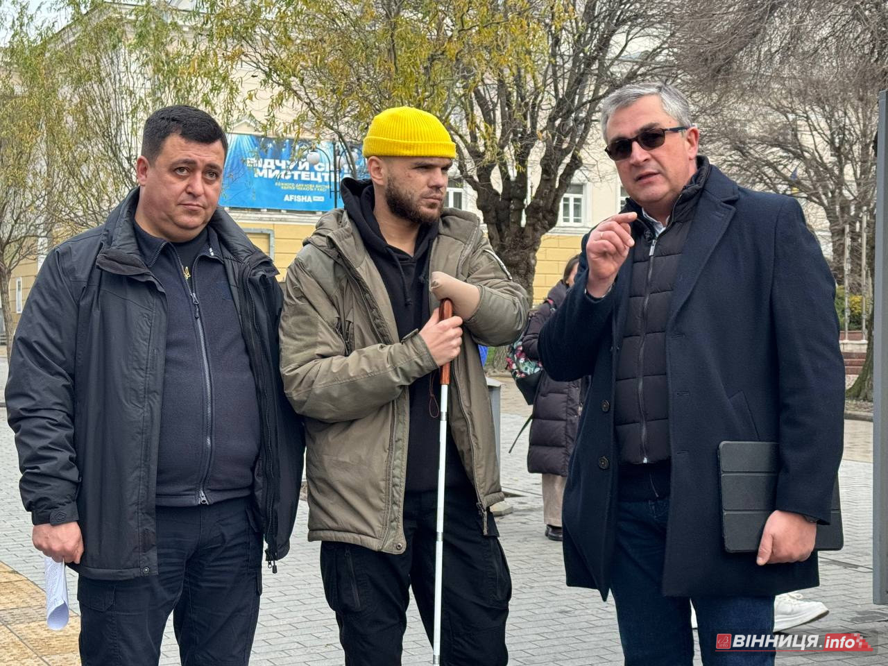 У Вінниці ветеран перевірив безбар’єрність маршруту в місті - фото 10