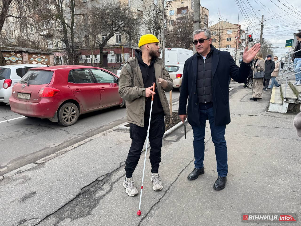 У Вінниці ветеран перевірив безбар’єрність маршруту в місті - фото 28