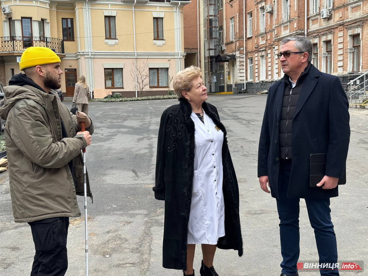 У Вінниці ветеран перевірив безбар’єрність маршруту в місті - фото 5