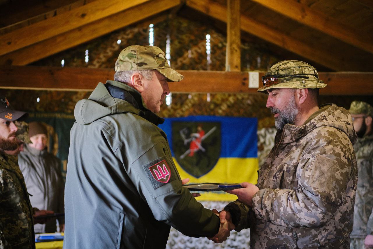 Черкащина відправила чергову допомогу військовим на фронт - фото 4