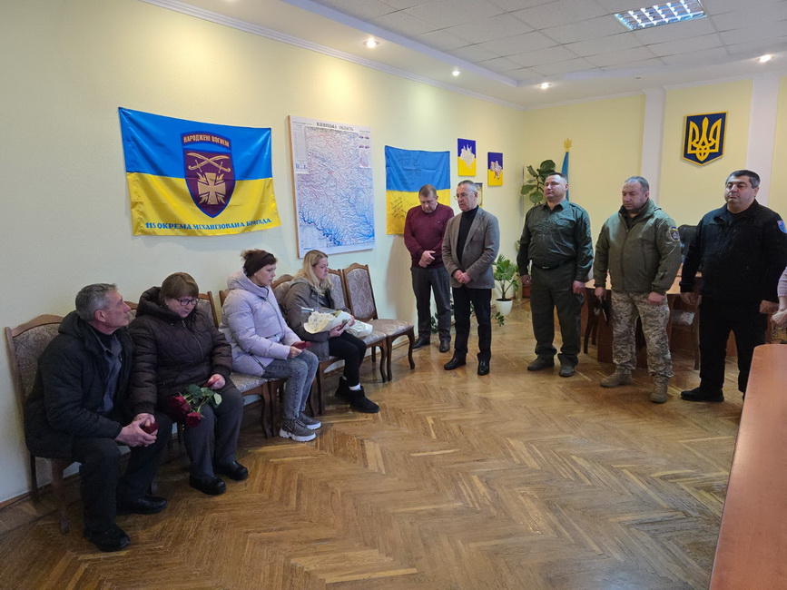 На Вінниччині родинам двох полеглих воїнів передали нагороди - фото 9