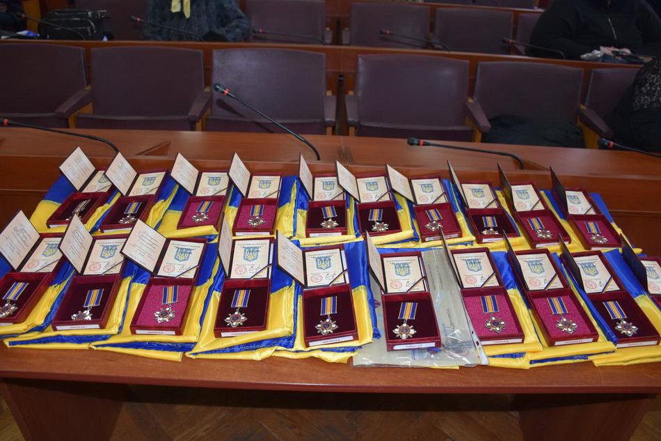 У Вінницькому районі передали нагороди родинам 18 загиблих героїв