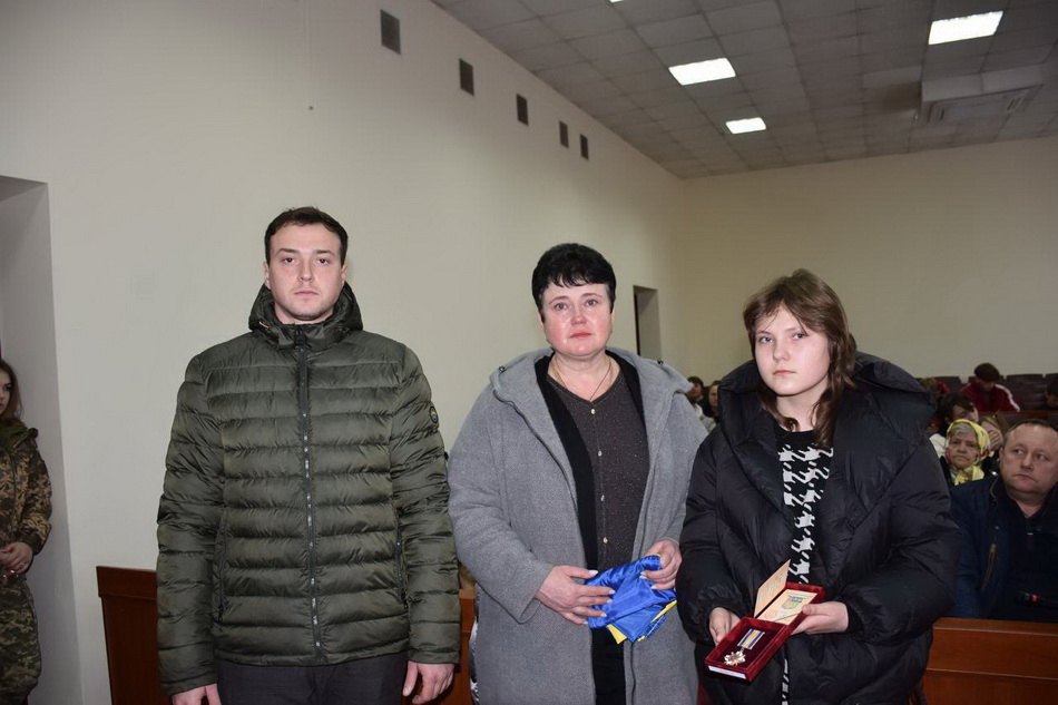 У Вінницькому районі передали нагороди родинам 18 загиблих героїв - фото 17