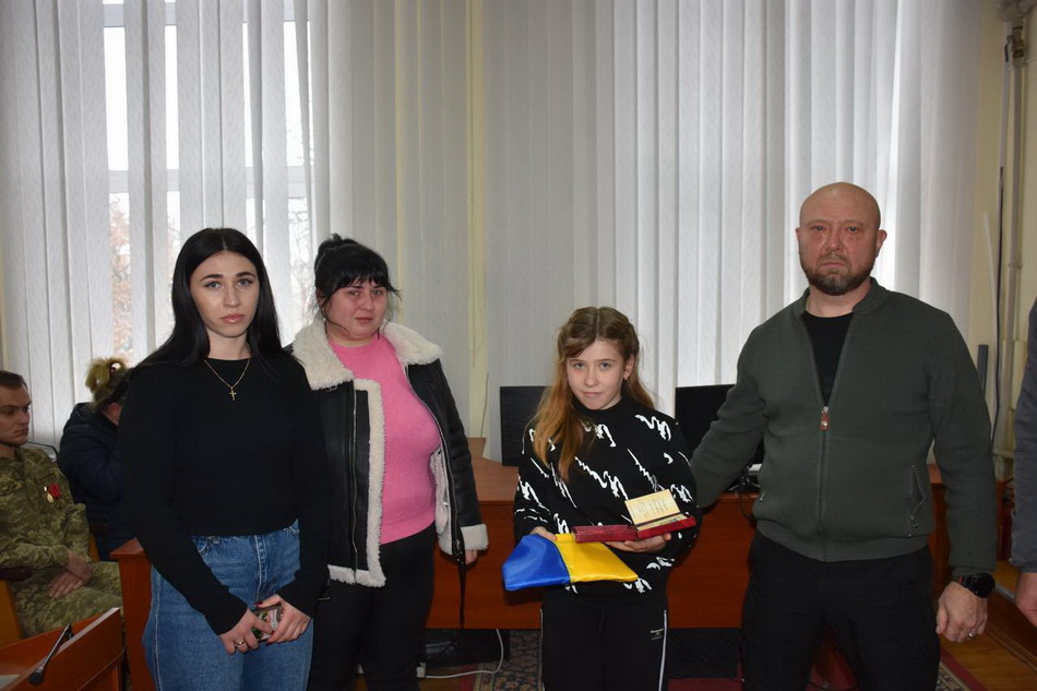 У Вінницькому районі передали нагороди родинам 18 загиблих героїв - фото 19