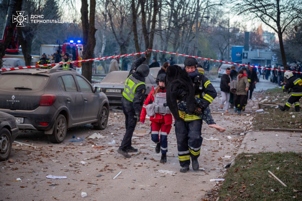 Історія порятунку 10-річного Максима після ракетного удару в Тернополі