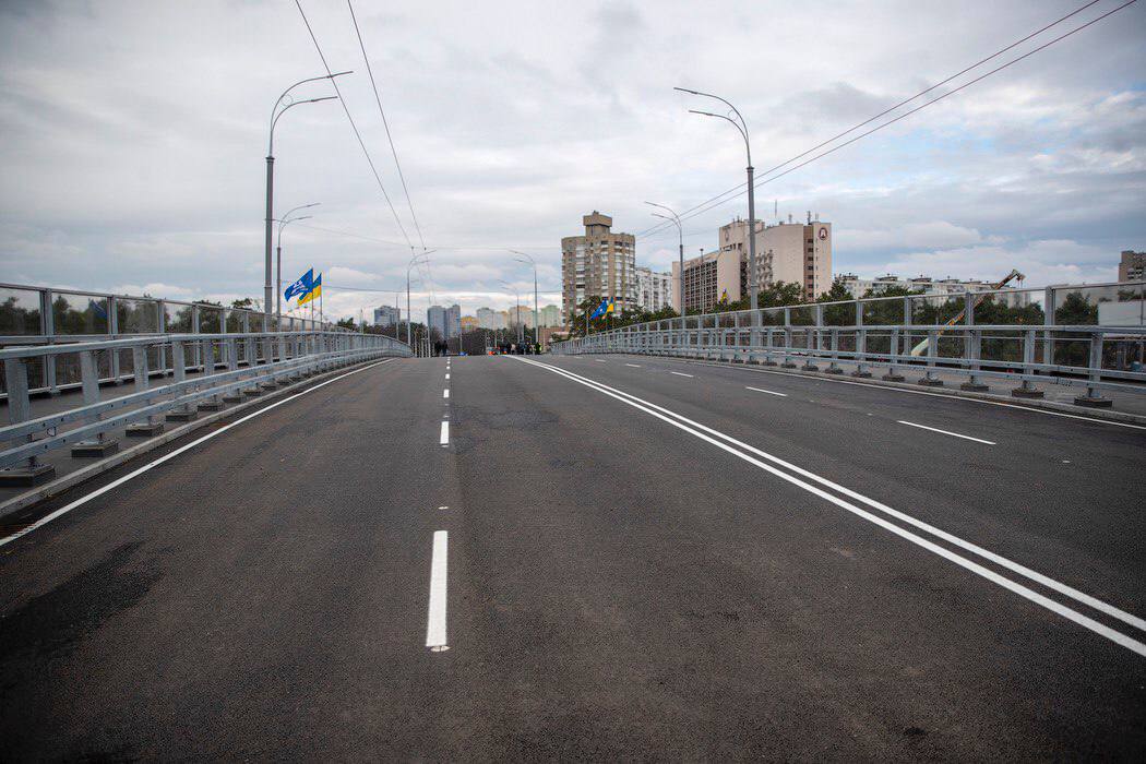 У Києві відкрили рух оновленим шляхопроводом біля метро «Дарниця» - фото 2