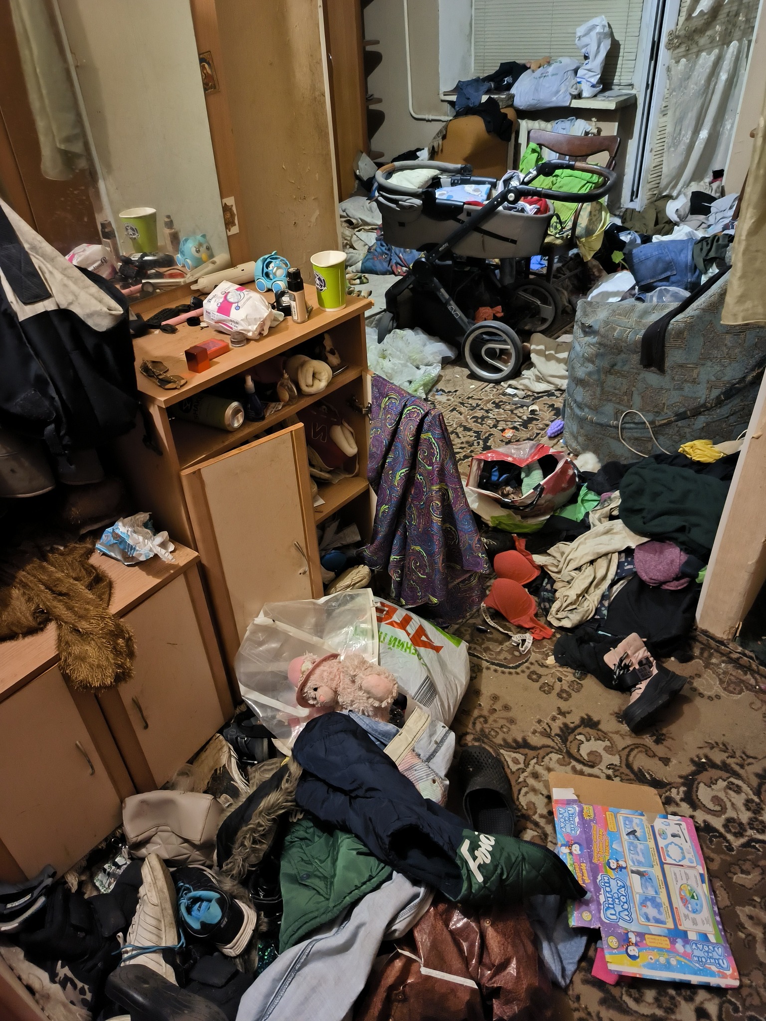 У Миколаєві жінка виховувала дітей у небезпечних умовах та антисанітарії. Сусіди звернулися до соцслужби - фото 5