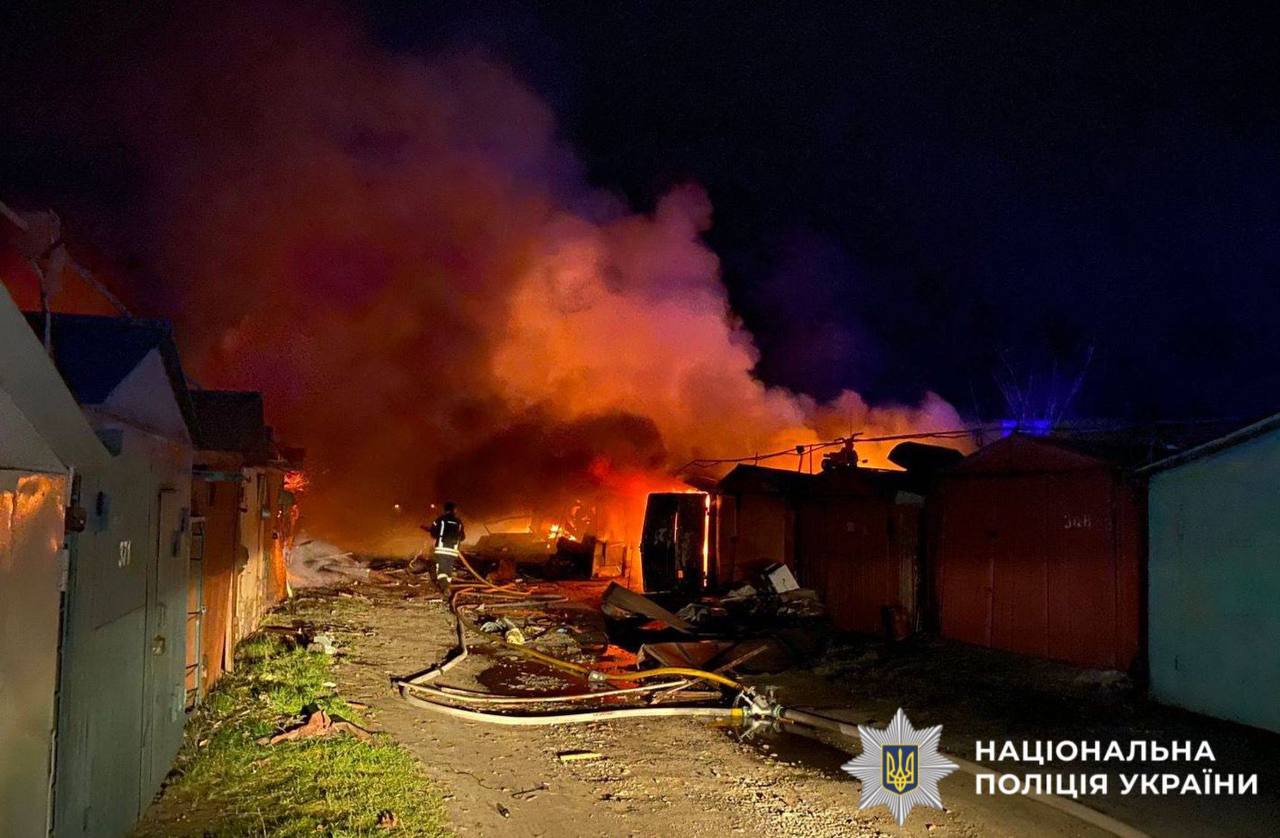 На Київщині фіксують руйнування будинків після атаки РФ, є постраждалі - фото 4