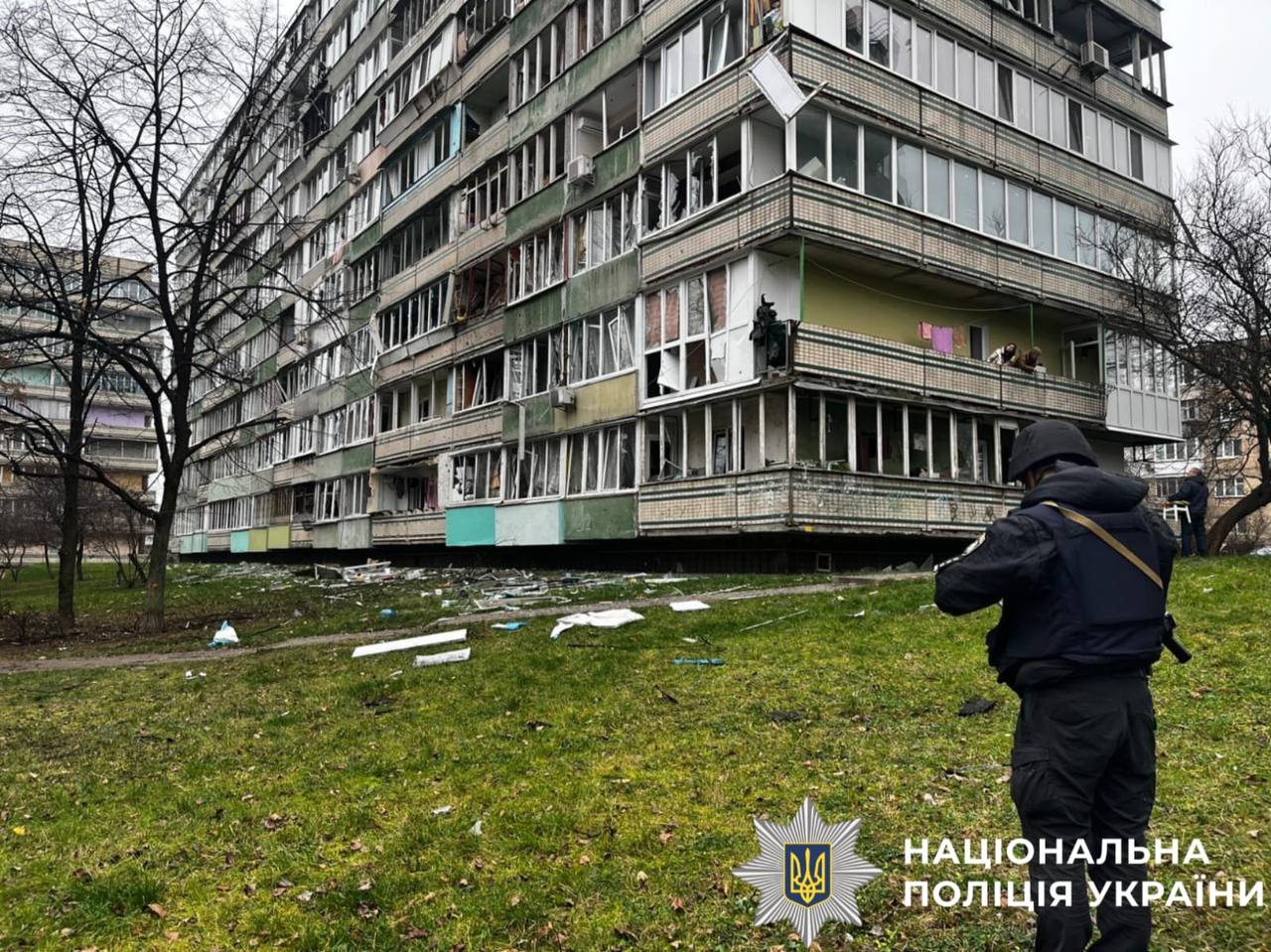 На Київщині фіксують руйнування будинків після атаки РФ, є постраждалі - фото 6