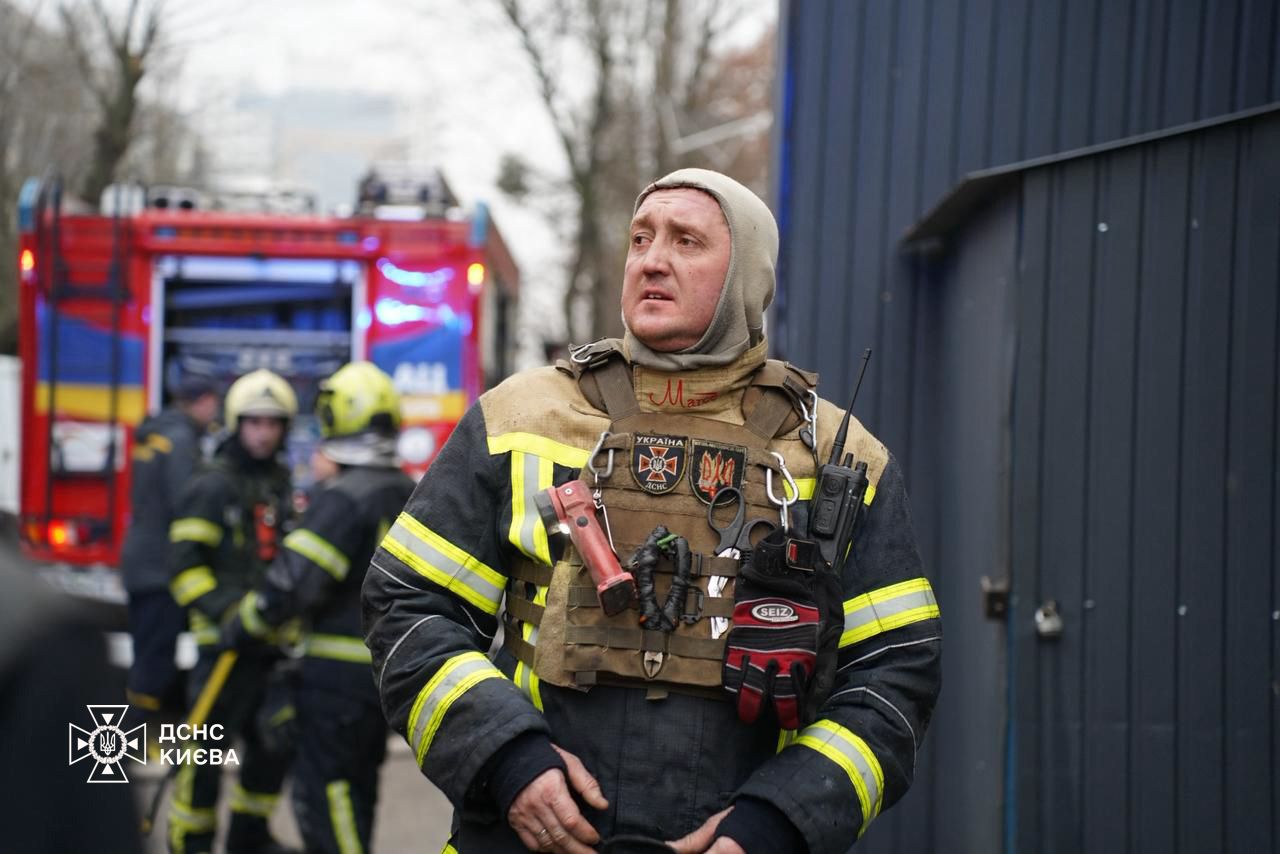 Всі пожежі після масованого нічного обстрілу Києва – ліквідовано