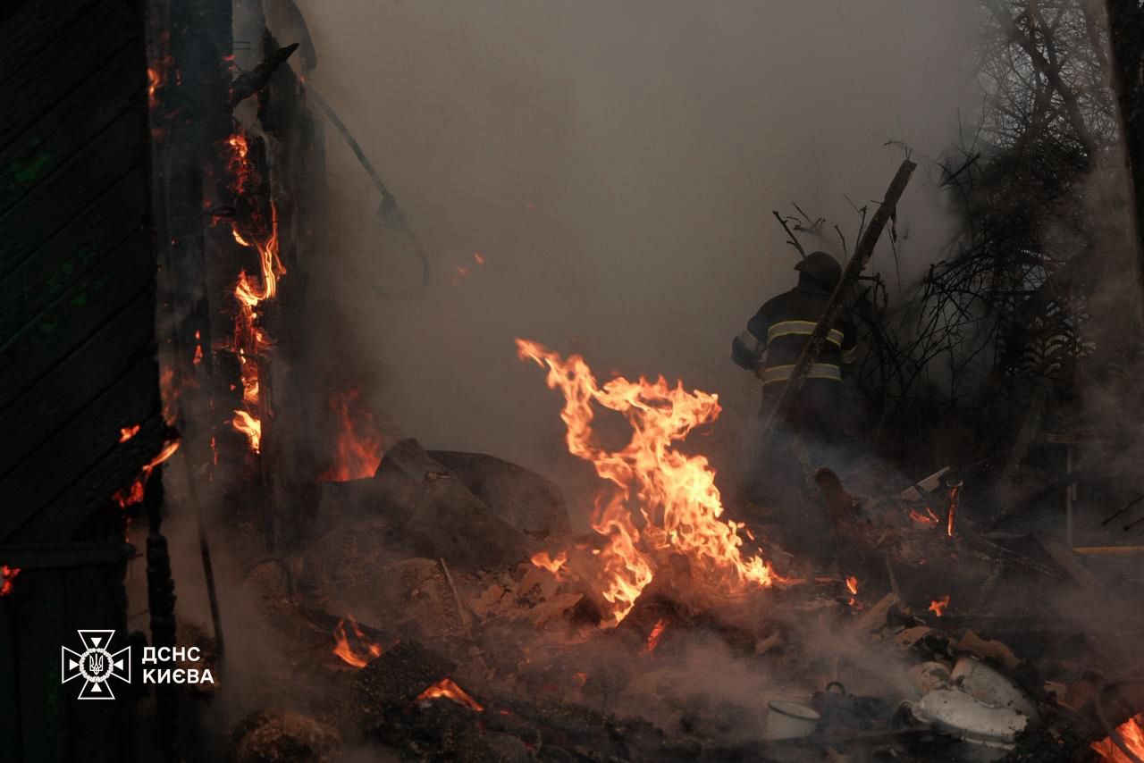 Всі пожежі після масованого нічного обстрілу Києва – ліквідовано - фото 2