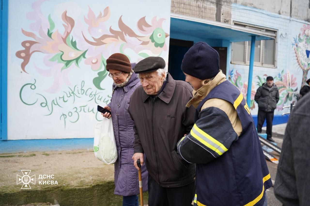 Всі пожежі після масованого нічного обстрілу Києва – ліквідовано - фото 3