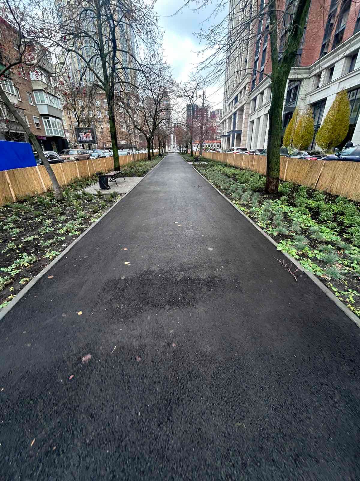 Зеленбудівці пояснили, навіщо заплітають коси на декоративних злаках - фото 2