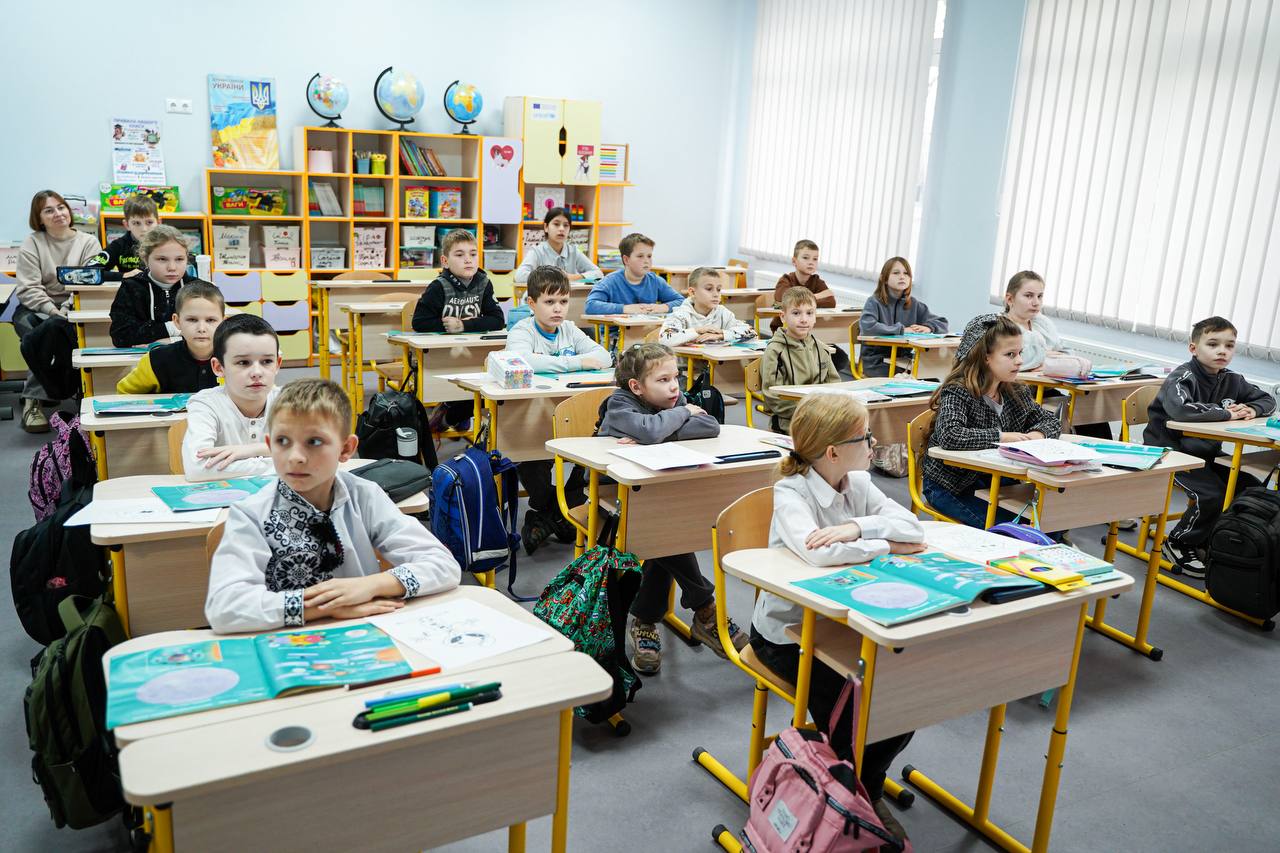 На Київщині відбудували Плосківський ліцей, знищений під час окупації - фото 3