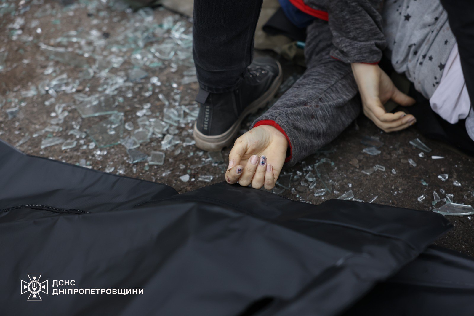 У Дніпрі оголосили жалобу, кількість постраждалих зросла до 40 людей - фото 5