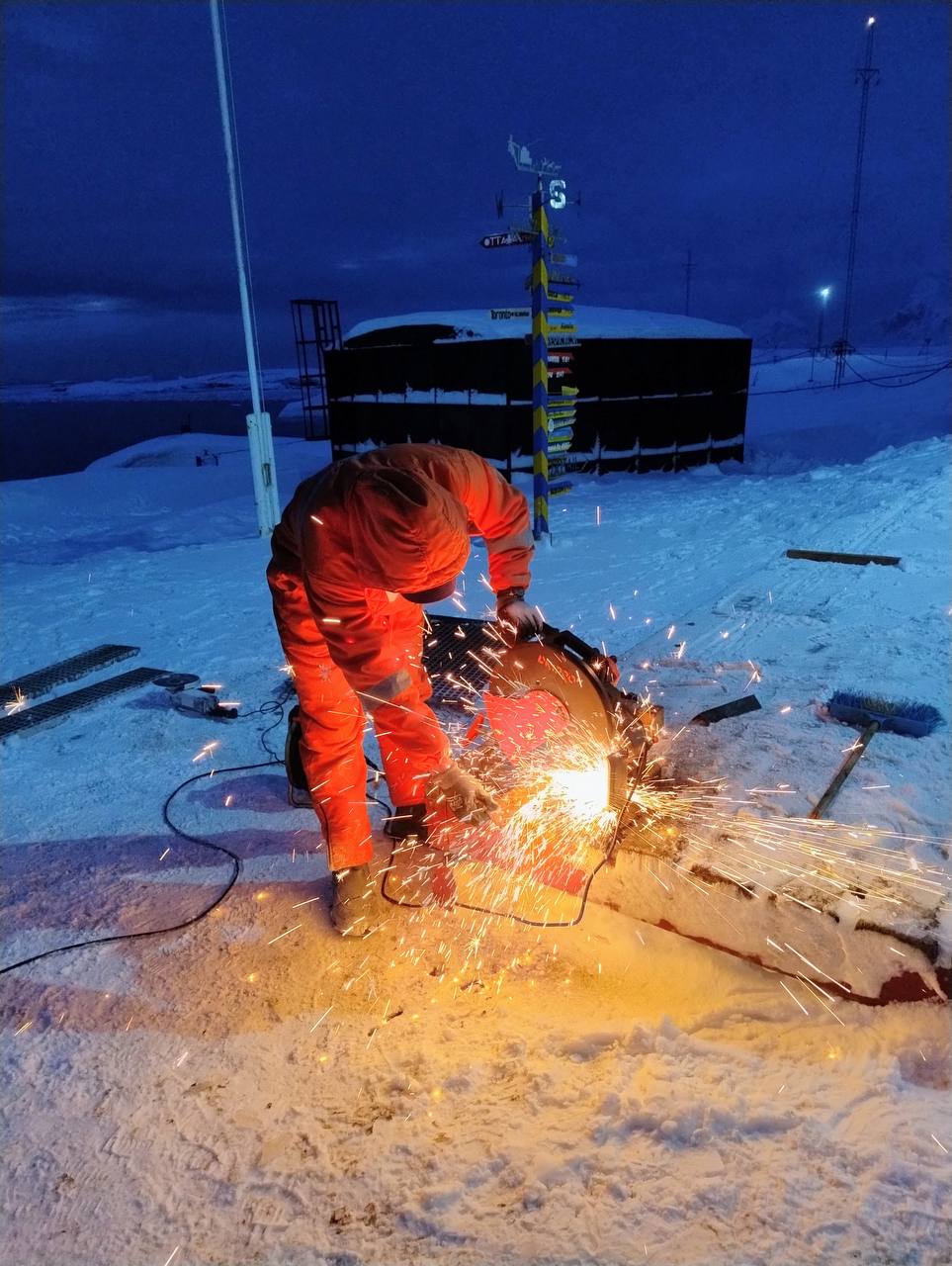 Київський еколог відзначив своє 30-річчя на станції «Академік Вернадський» - фото 3