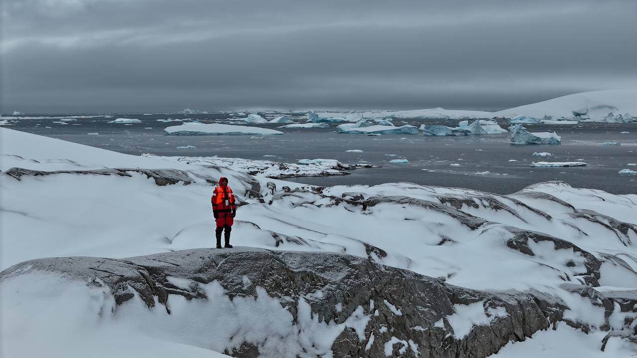 Київський еколог відзначив своє 30-річчя на станції «Академік Вернадський» - фото 4