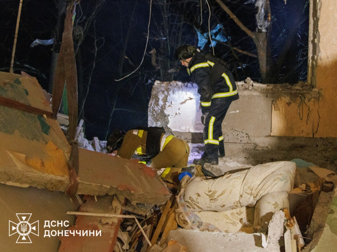 З-під завалів у Краматорську дістали тіло жінки, ще одну мешканку – врятували - фото 3