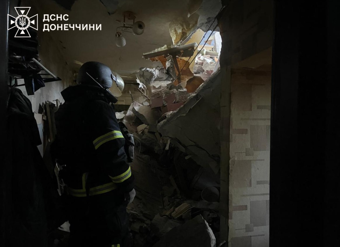 З-під завалів у Краматорську дістали тіло жінки, ще одну мешканку – врятували - фото 6