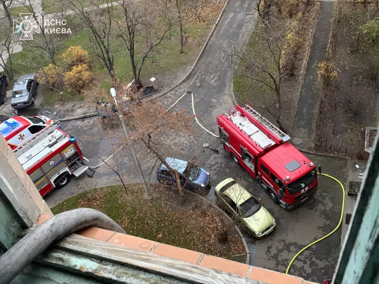 На Оболоні під час пожежі в багатоповерхівці загинув чоловік - фото 2