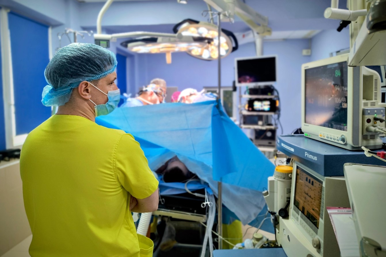 Нирка від тата, а печінка від мами: у Львові хлопчику провели подвійну родинну трансплантацію - фото 4