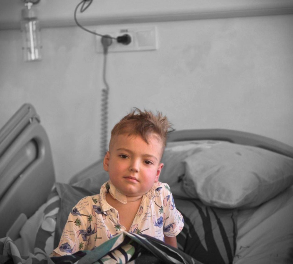 Нирка від тата, а печінка від мами: у Львові хлопчику провели подвійну родинну трансплантацію - фото 6