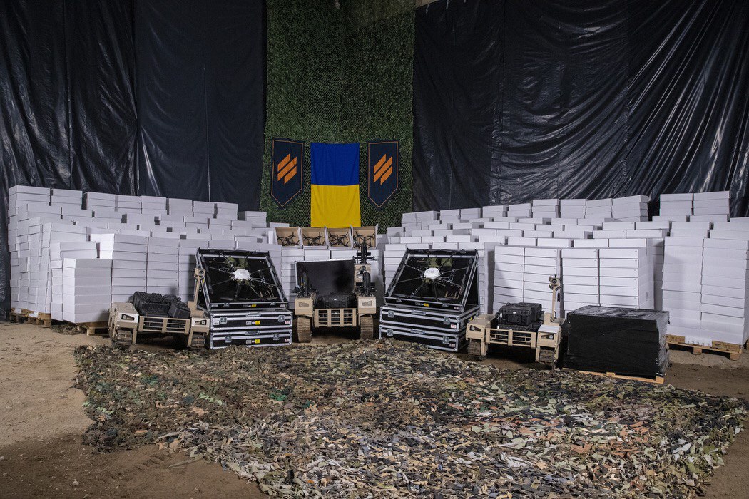 Віталій Кличко передав від громади столиці на фронт ще понад 10 000 БпЛА різних типів