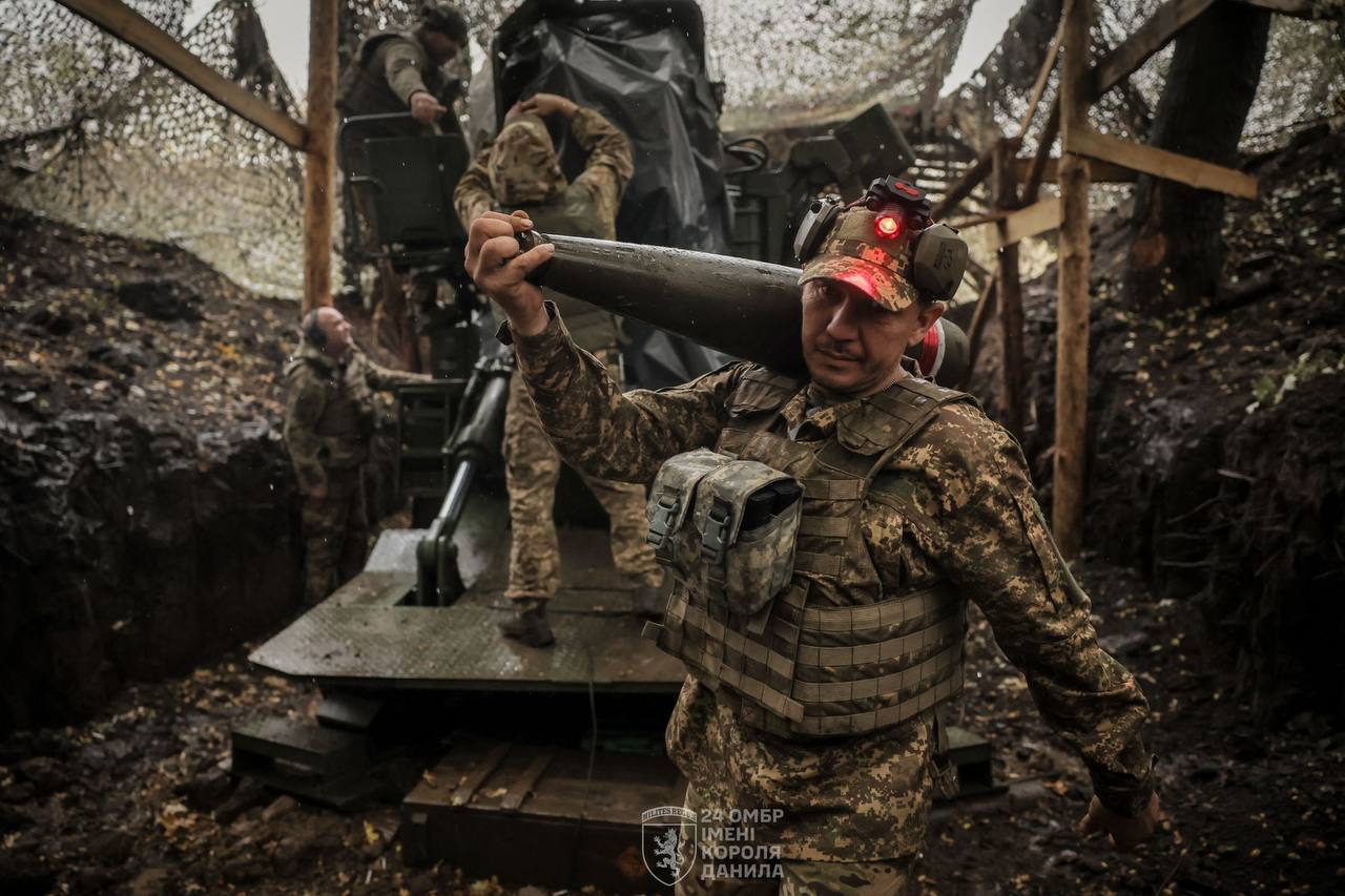 Зеленський привітав ракетників та артилеристів із професійним святом - фото 3