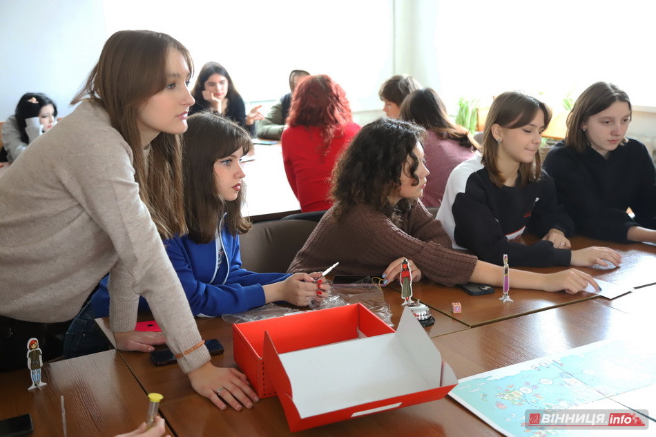Вінницькі студенти зіграли у гру «Ліза та її друзі подорожують світом» - фото 9