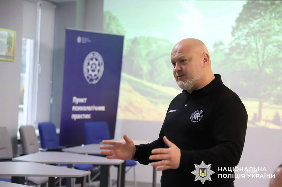 Психологи та кінологи провели захід для поранених бійців у Вінниці