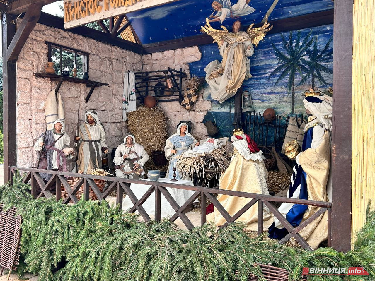 Різдвяний вертеп встановили у центрі Вінниці: фото - фото 12