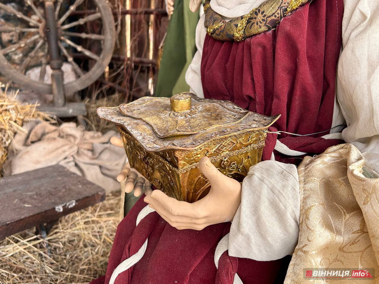 Різдвяний вертеп встановили у центрі Вінниці: фото - фото 5