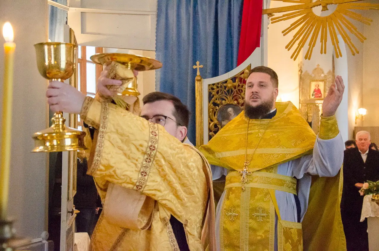 У храмі Вінниці на території Садиби Пирогова відбулась Божественна літургія - фото 2