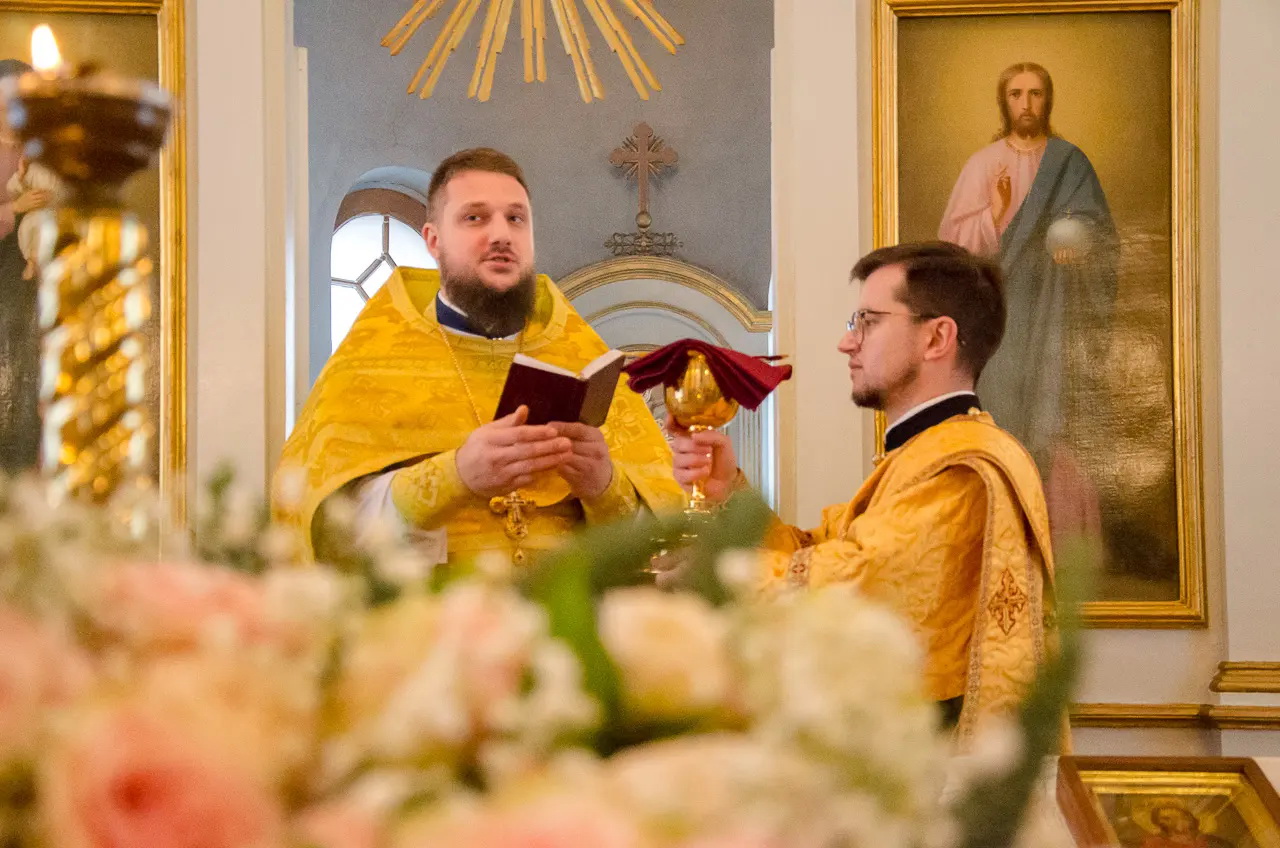 У храмі Вінниці на території Садиби Пирогова відбулась Божественна літургія - фото 14