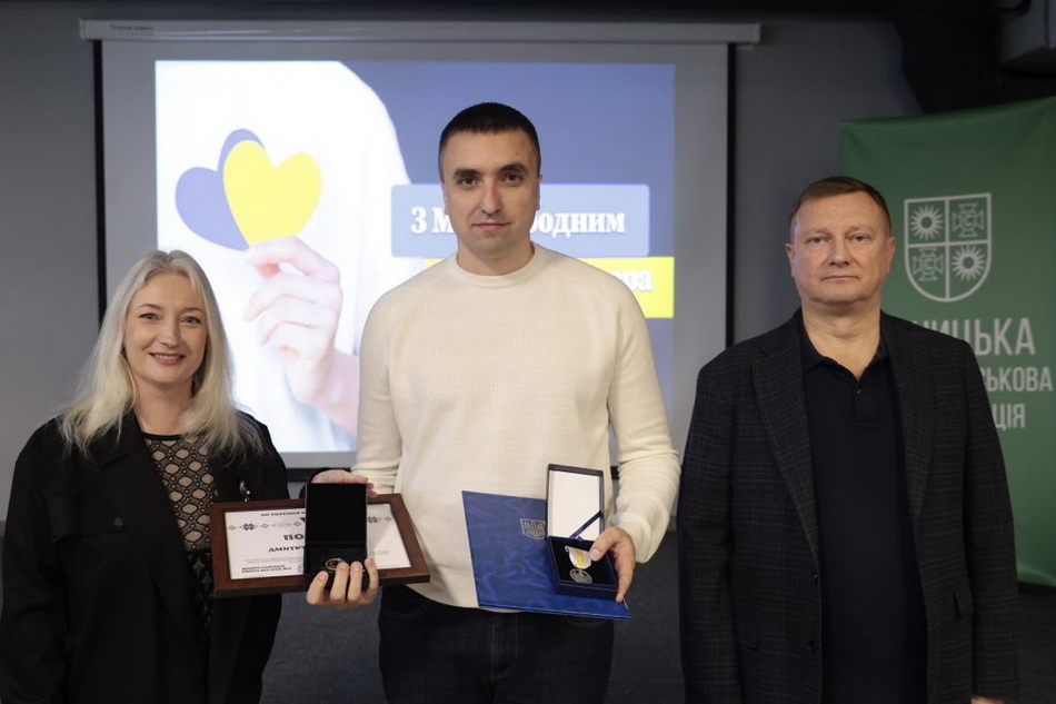 У Міжнародний день волонтера відзначили вінничан - фото 19