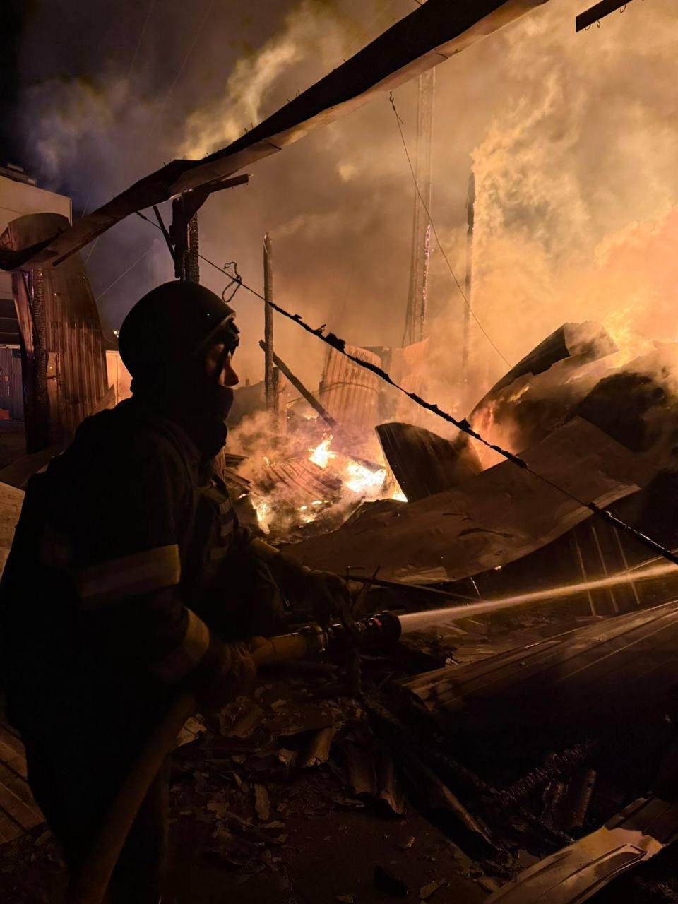 Пошкоджені будинки, залізниця та бізнес-об’єкти: наслідки атаки рф на Київщину