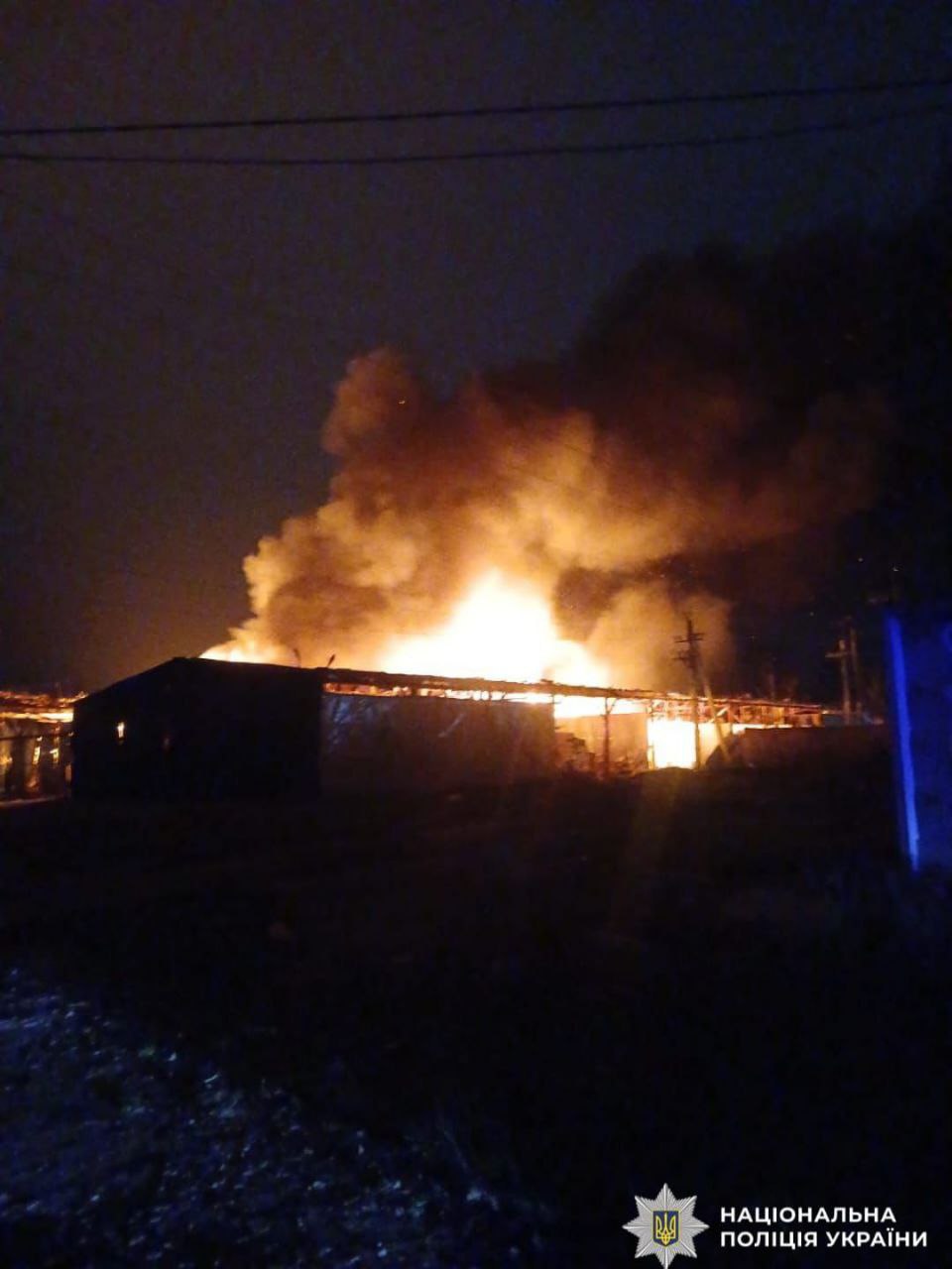 Поранено троє людей: правоохоронці Київщини фіксують наслідки ворожої атаки