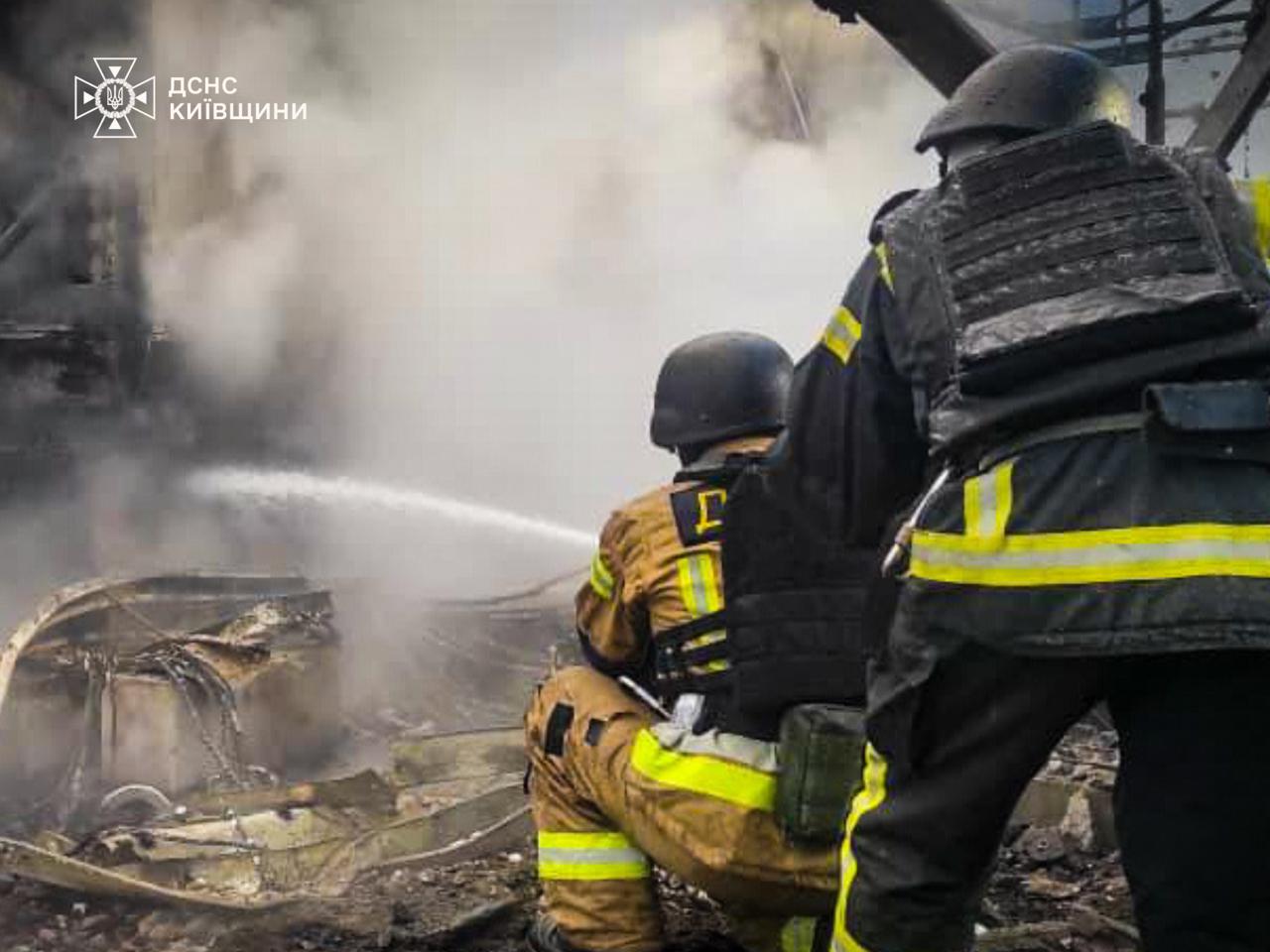 У трьох районах Київщини ліквідовано наслідки ворожого обстрілу - фото 6