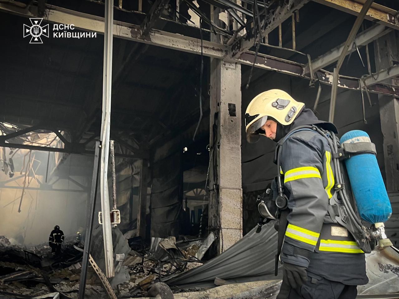 У трьох районах Київщини ліквідовано наслідки ворожого обстрілу - фото 7