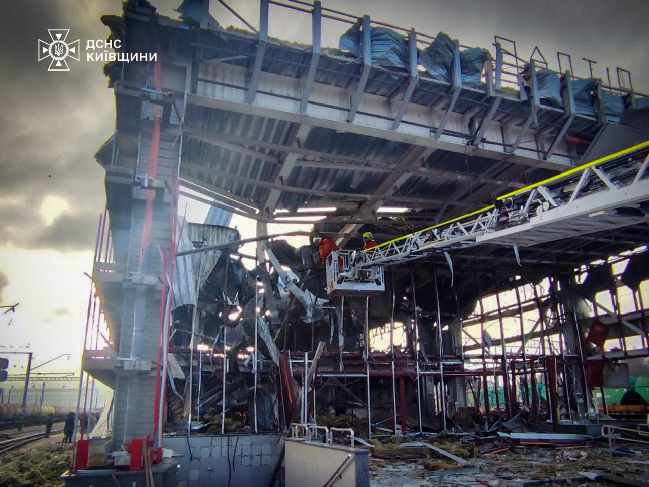 У трьох районах Київщини ліквідовано наслідки ворожого обстрілу