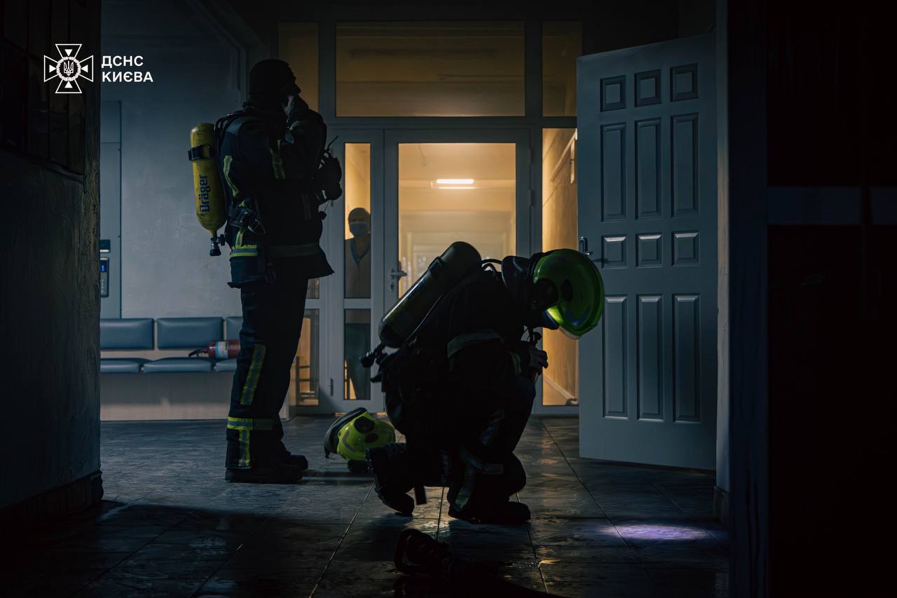 У Святошинському районі загорілася реанімація лікарні - фото 2