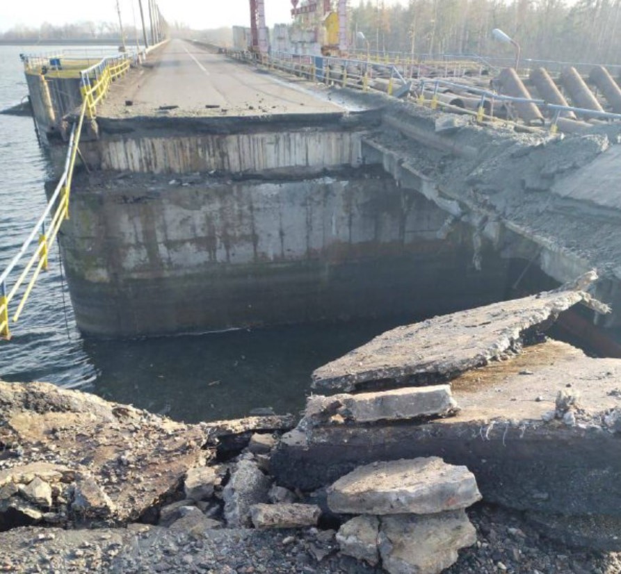 Російська армія атакувала вдарила по греблі Печенізького водосховища