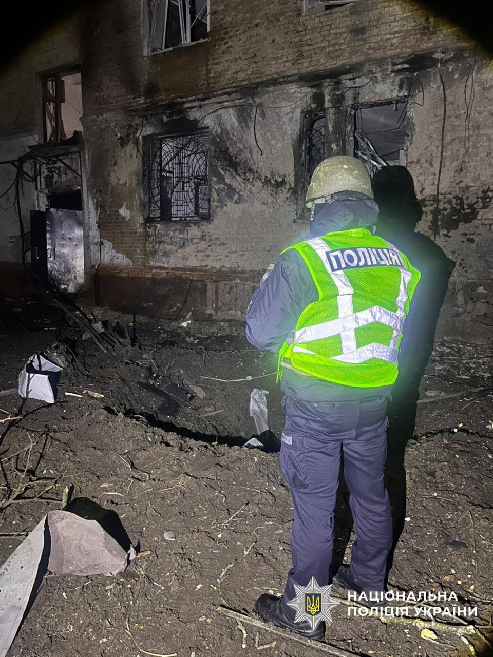 Росіяни атакували центр Чернігова, є постраждалі - фото 2