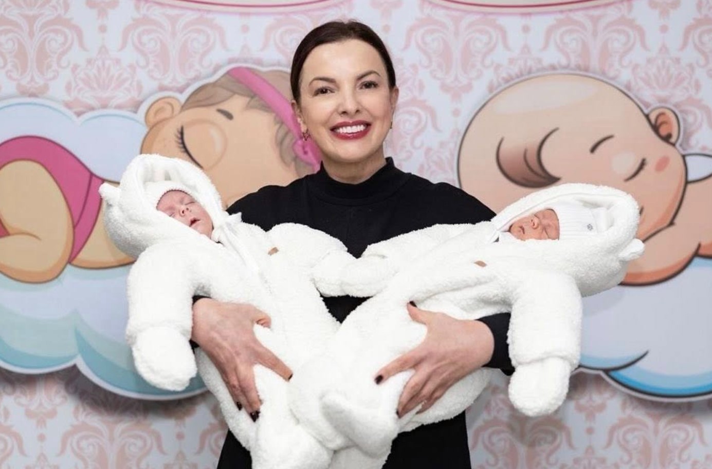 Племінниця Софії Ротару народила двійню у Чернівцях
