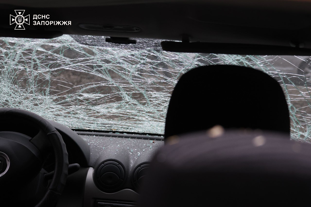 У Запоріжжі під час обстрілу постраждали 7 людей - фото 4