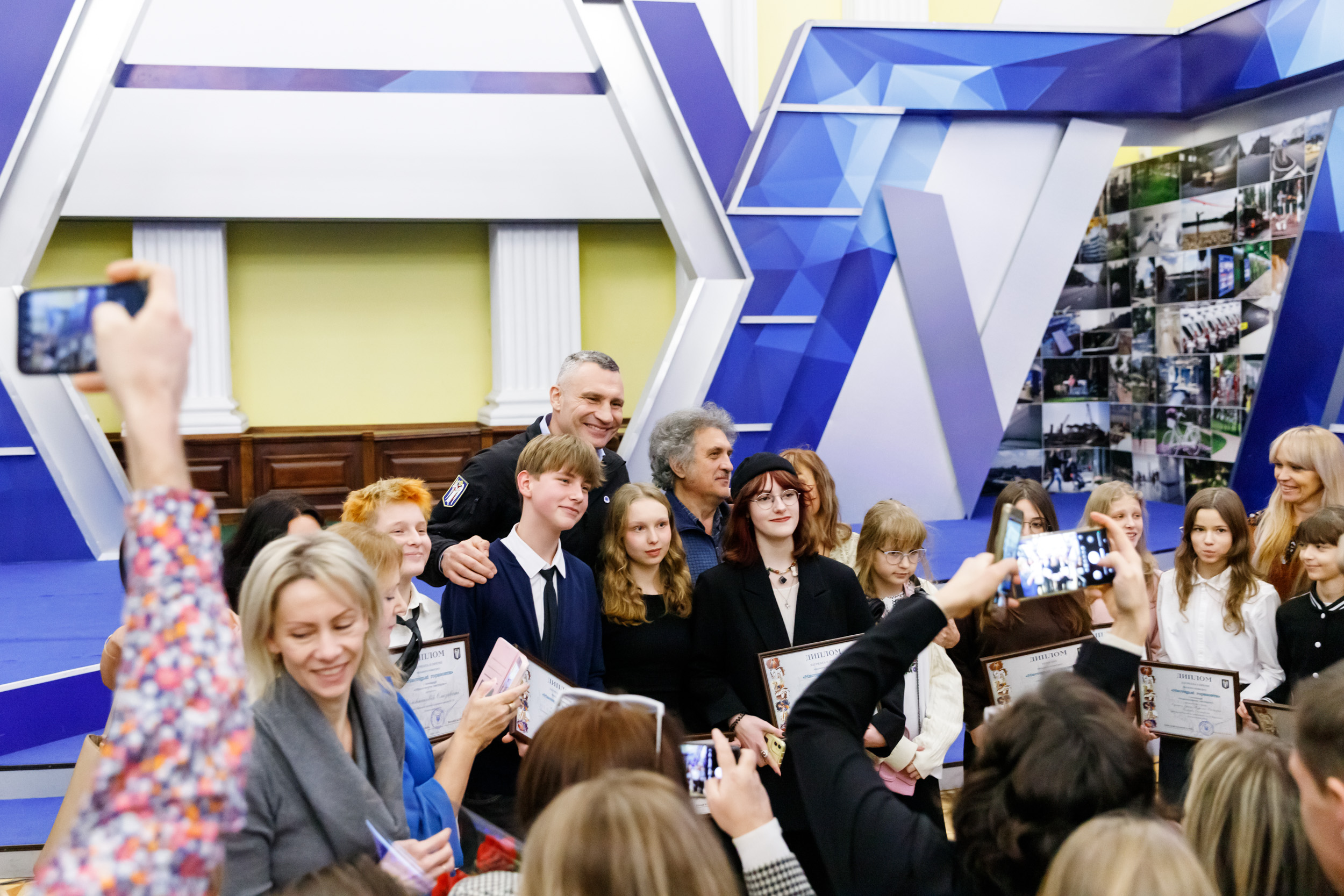 Кличко нагородив талановитих дітей – переможців міського конкурсу «Мистецькі горизонти» - фото 2