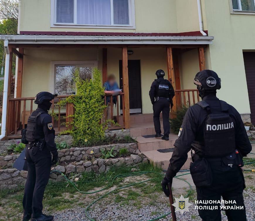 Українських дітей продавали за кордон - фото 2