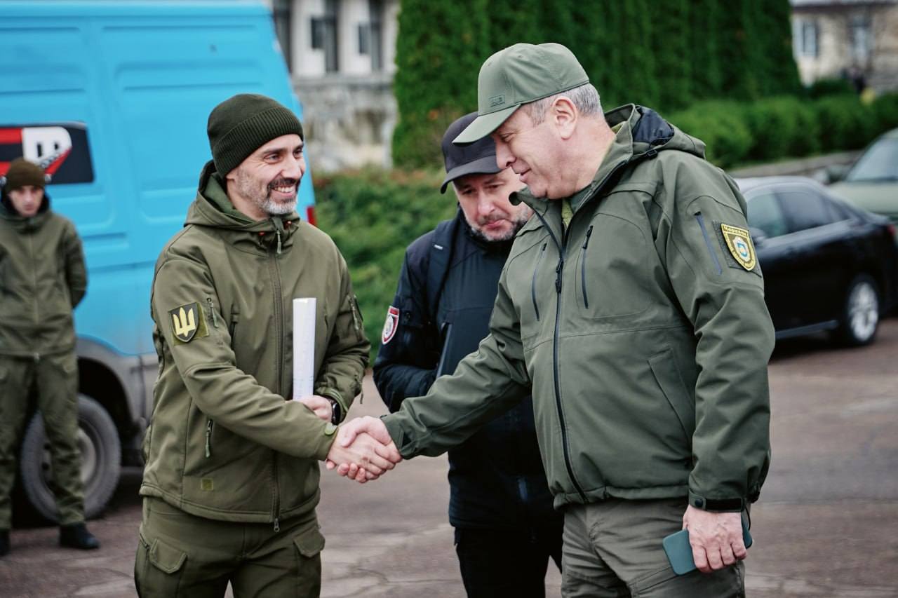 Черкащина передала велику партію допомоги захисникам на фронт - фото 3