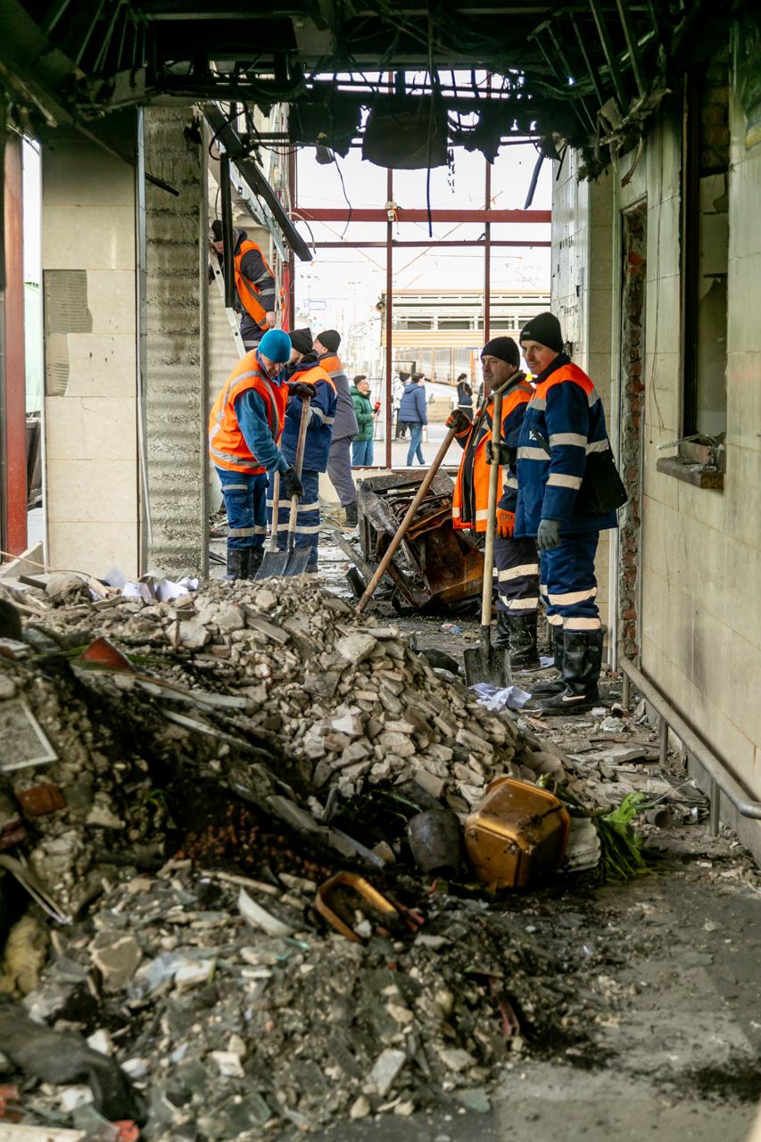 27 вагонів приміських потягів знищила Росія ударом по Фастову. Фото - фото 4