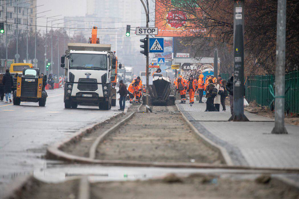 У Києві триває капітальний ремонт Харківського шосе
